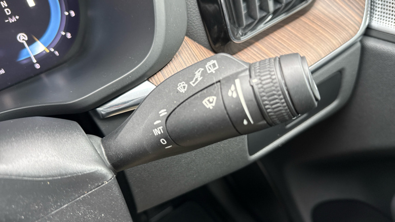 Volvo XC60 2.0 B5P Ultimate Dark 5dr AWD Geartronic Petrol Estate